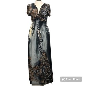 V-Neck Maxi Dress Women’s Size 4 animal print short sleeve Pre owned